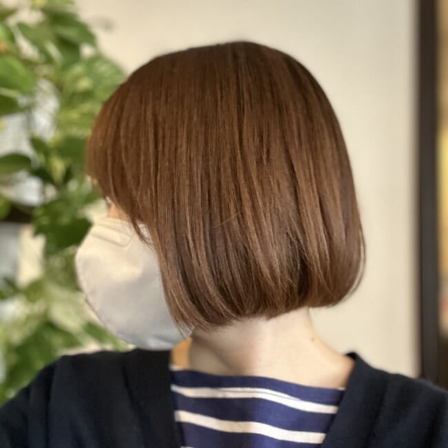 【30代ママ春ヘア】前髪ありのふんわりショートボブ
