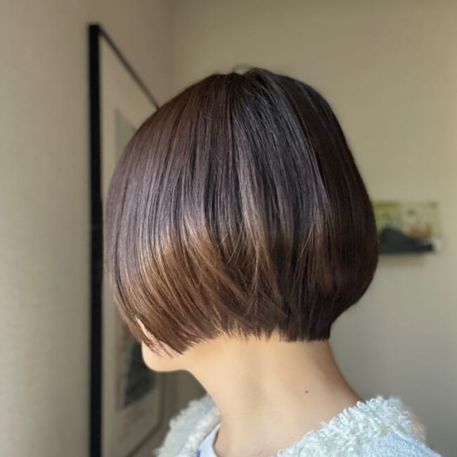 【30代ママ春ヘア】前髪ありのふんわりショートボブ