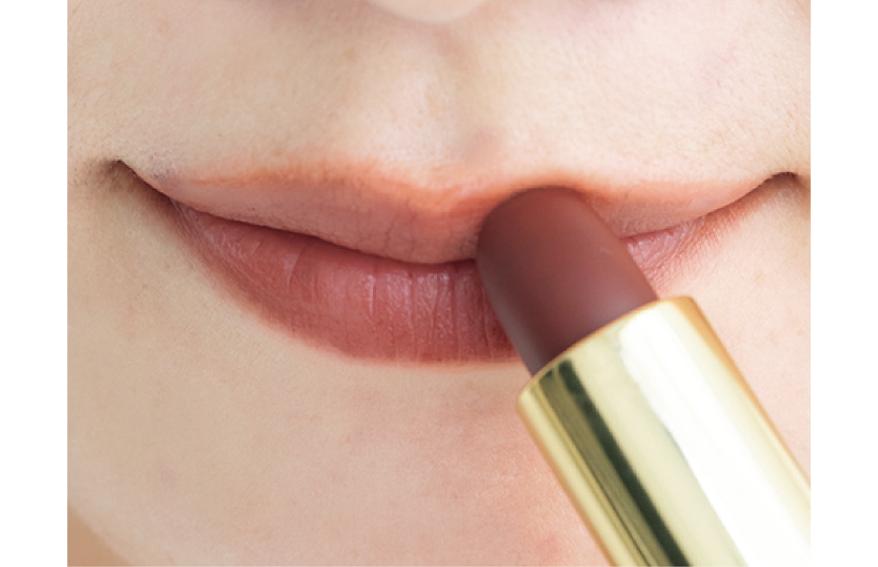 描いた輪郭まで色をのせていく