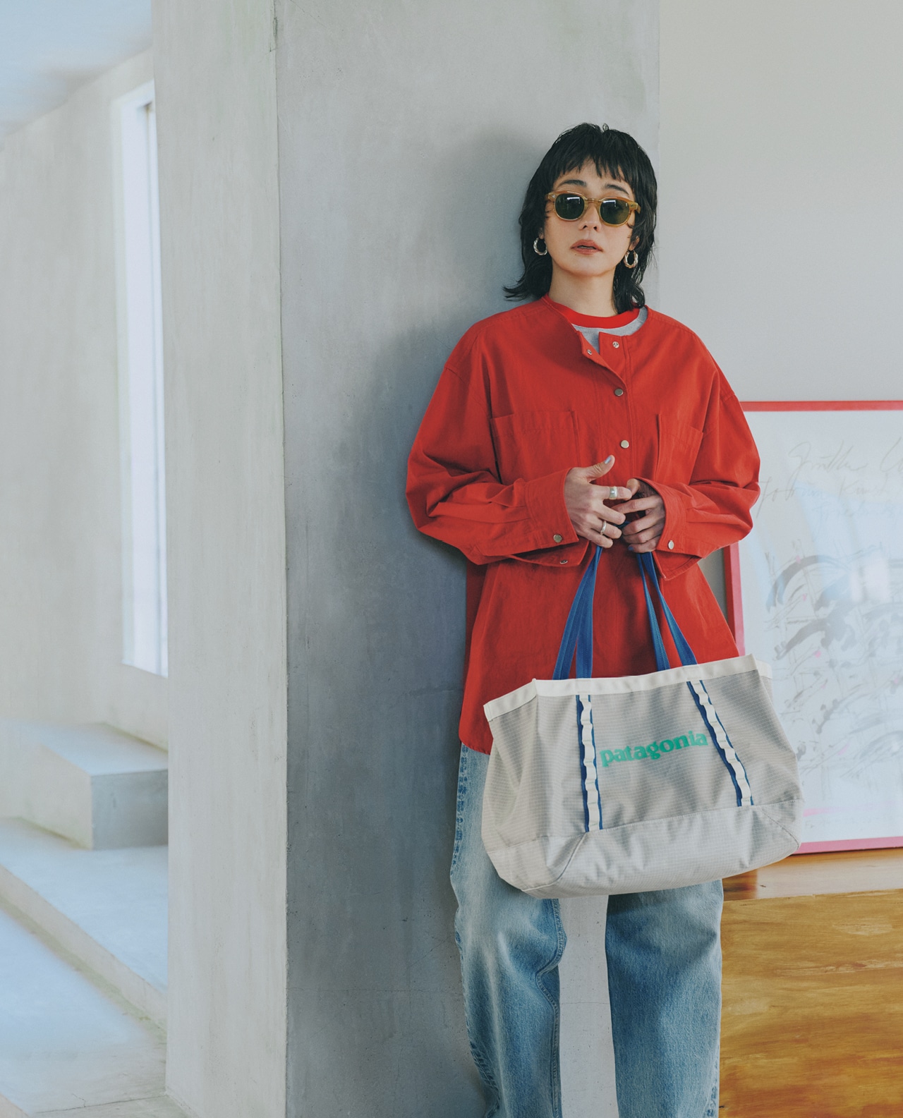 竹下玲奈さんのpatagonia（パタゴニア）【洗える】Black Hole Tote 25Lのコーデ