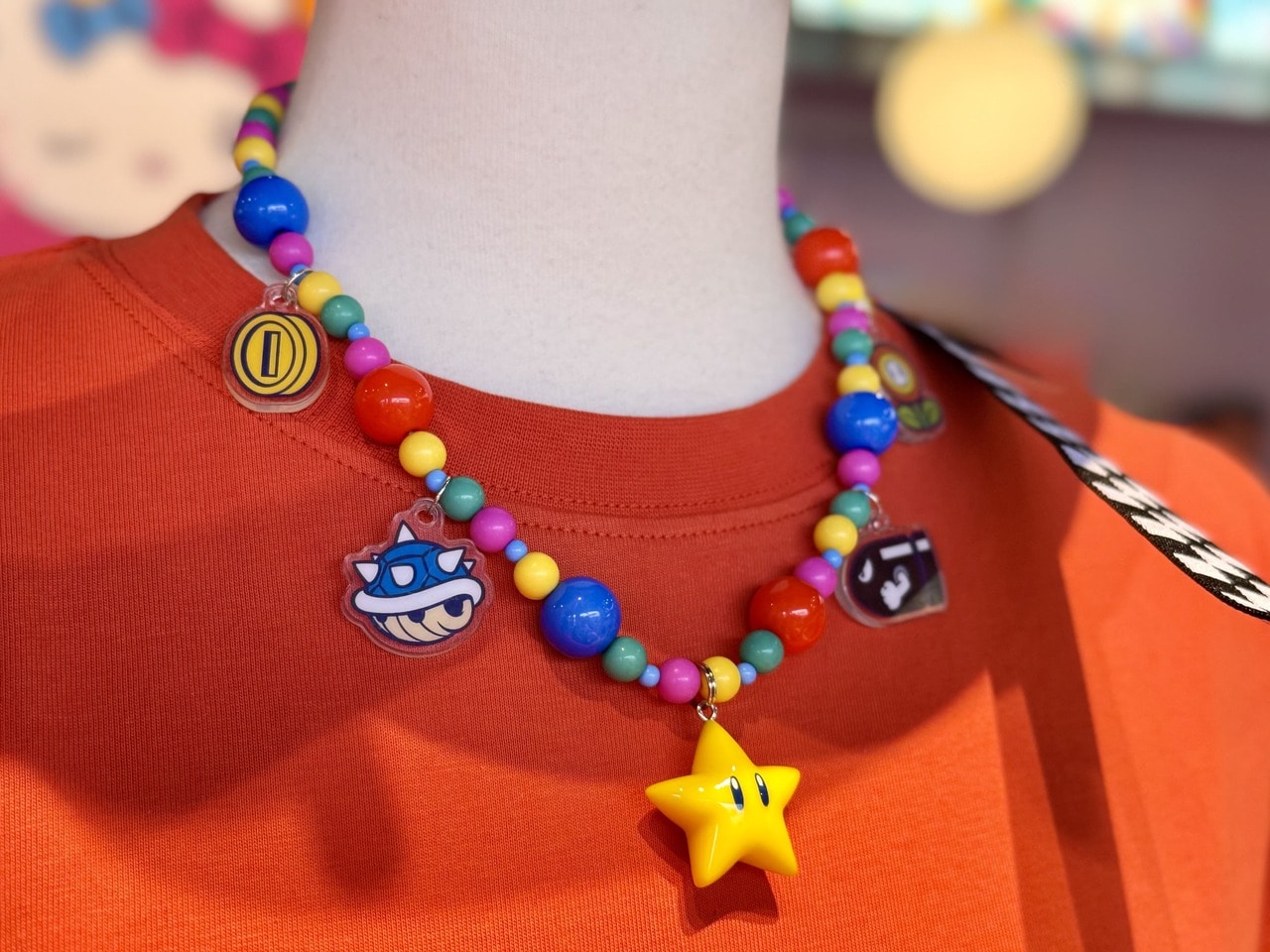 USJ25周年スーパー・ニンテンドー・ワールド マリオのアイテム「ネックレス」着用イメージ