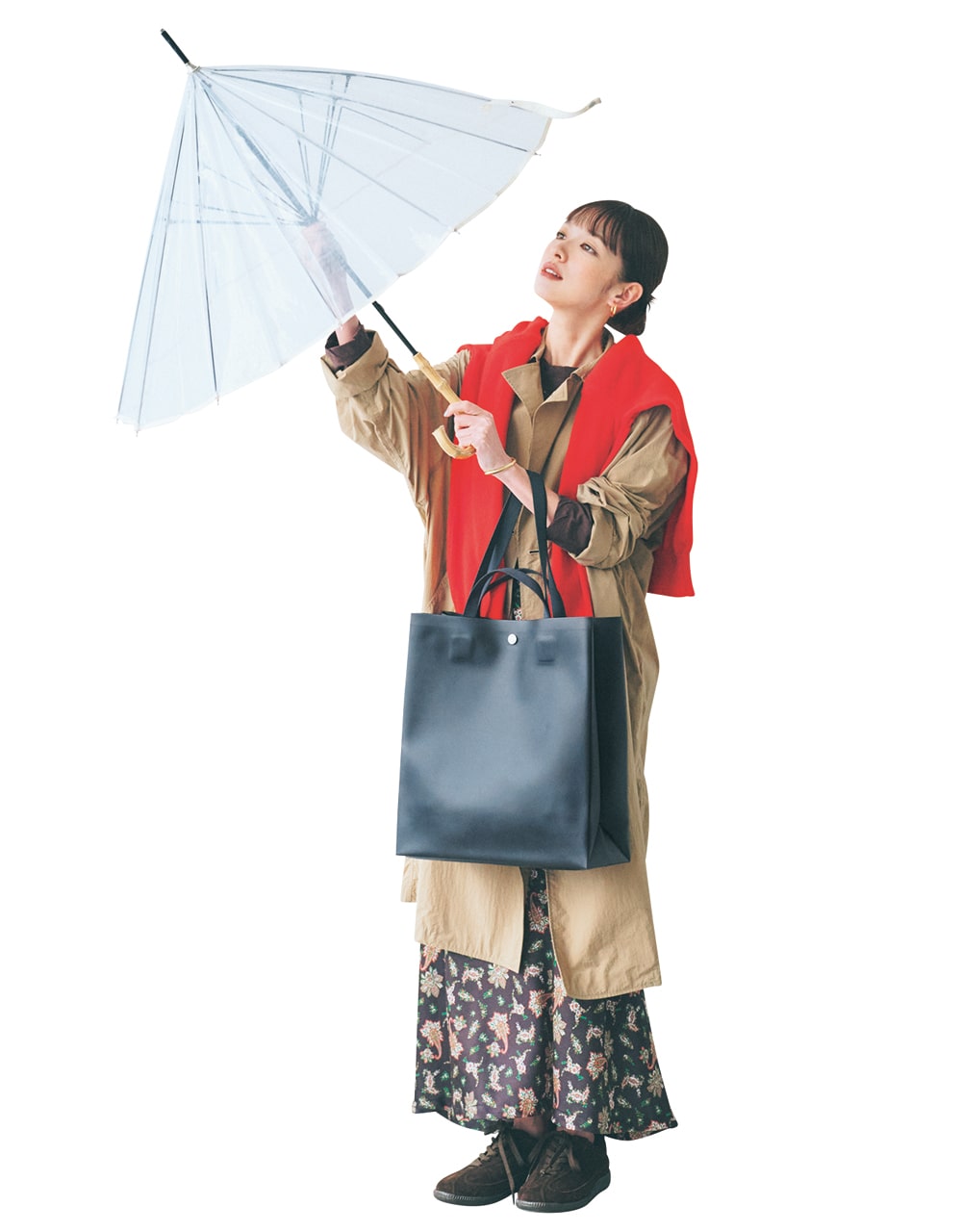 森 絵梨佳さん THE ART OF CARRYINGの黒バッグコーデ