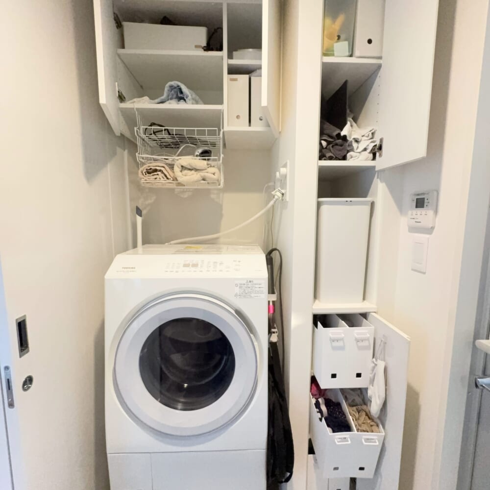 脱衣所　洗濯機　収納