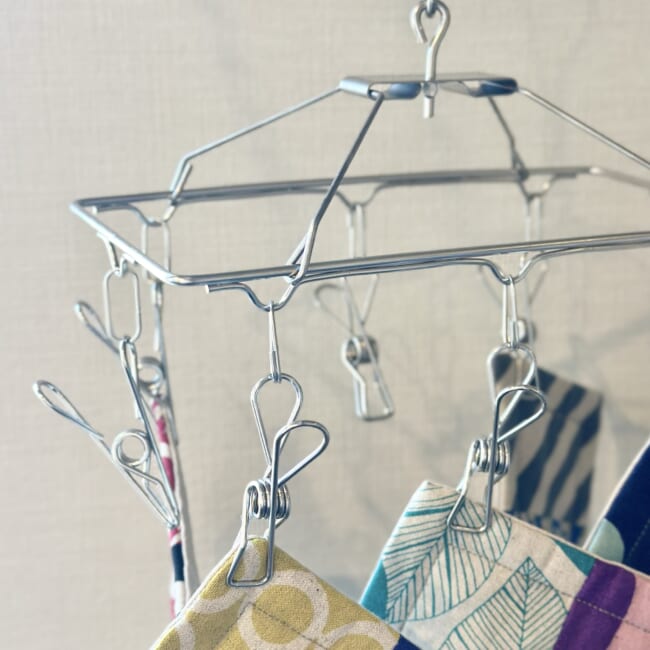 3COINSの「ステンレス8ピンチ」