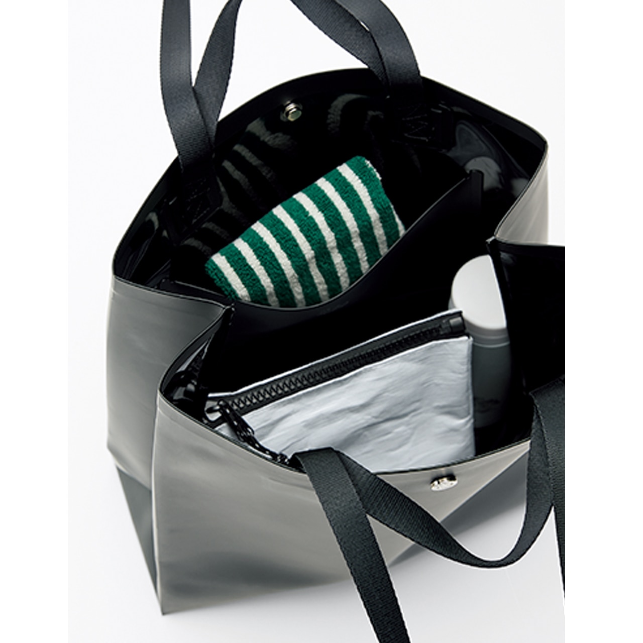 かさばるお弁当もすっぽり入る！