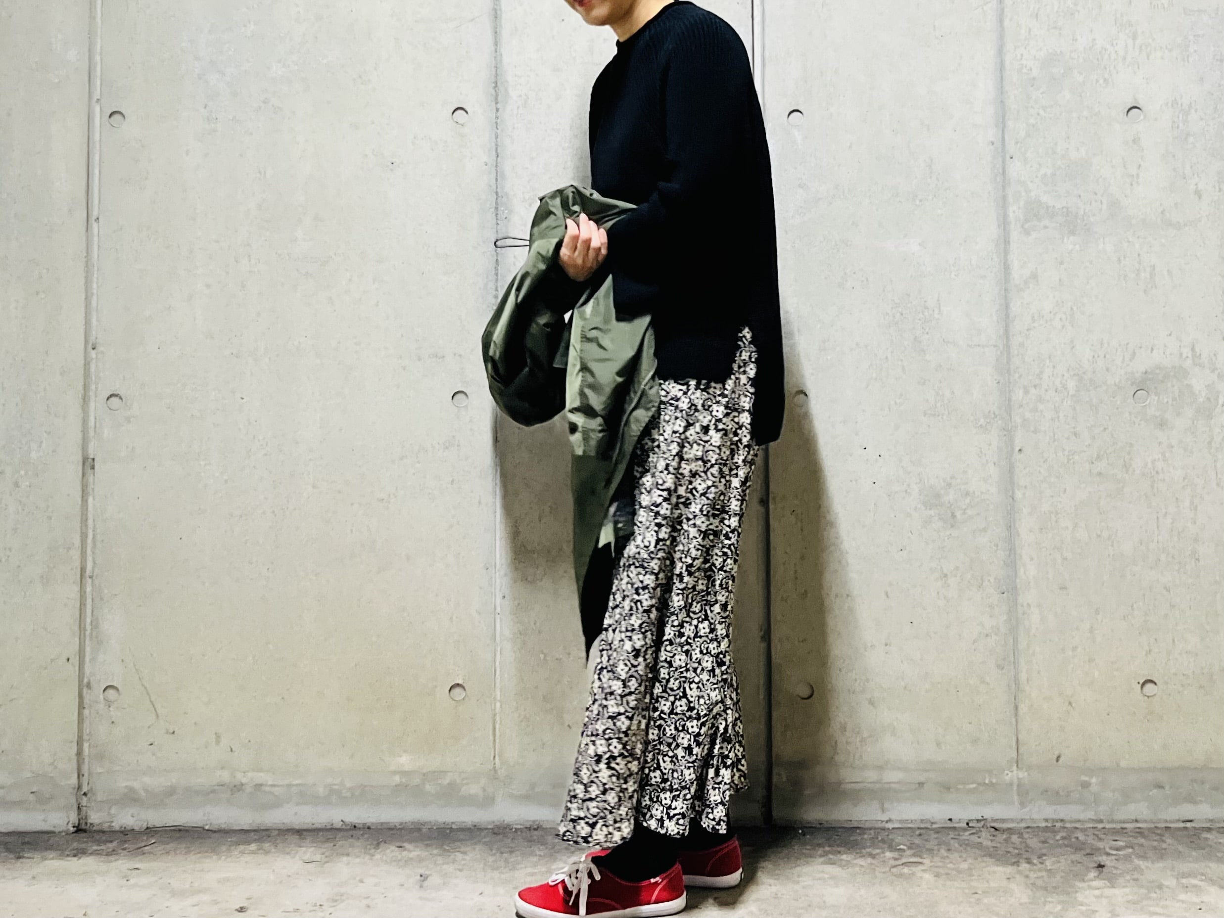 【40代コーデ】「カーキの辛口アウター」で春の甘口ミックスコーデ TB icoco