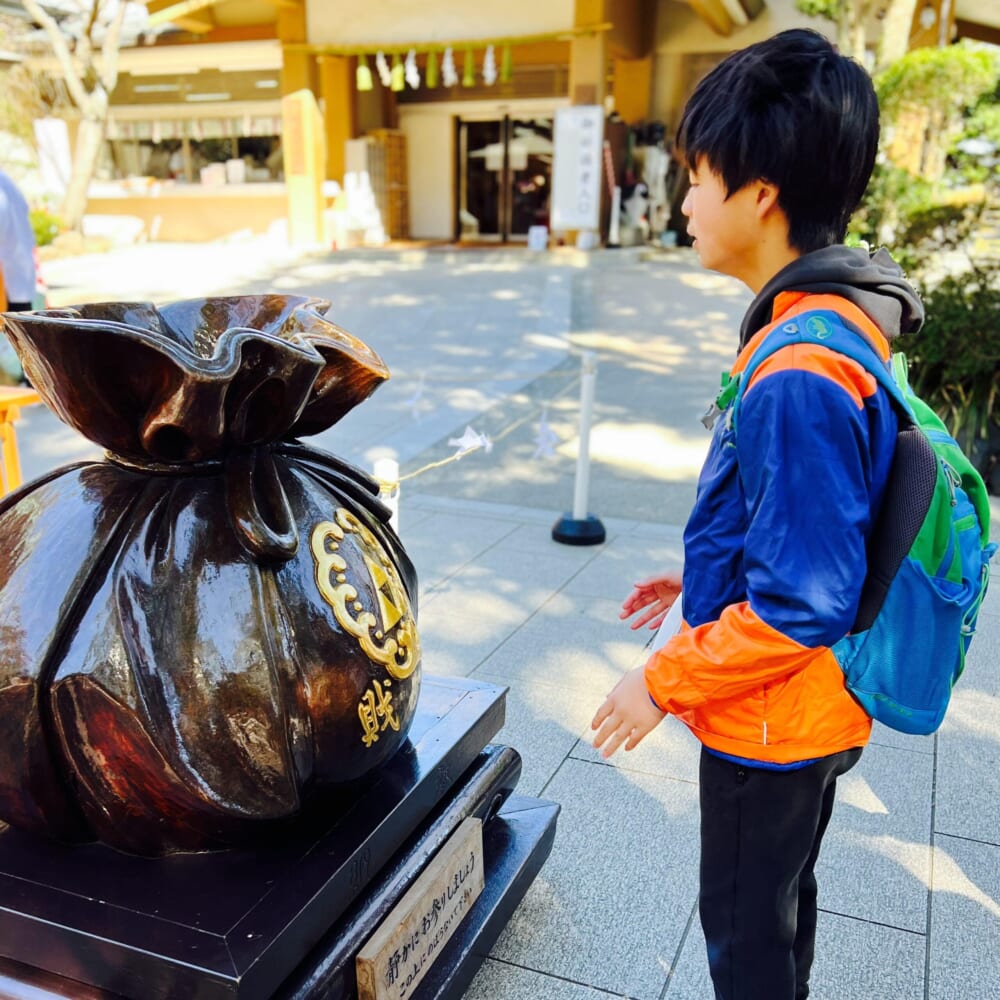 江島神社　銭洗白龍王(辺津宮)
江の島　三大弁財天