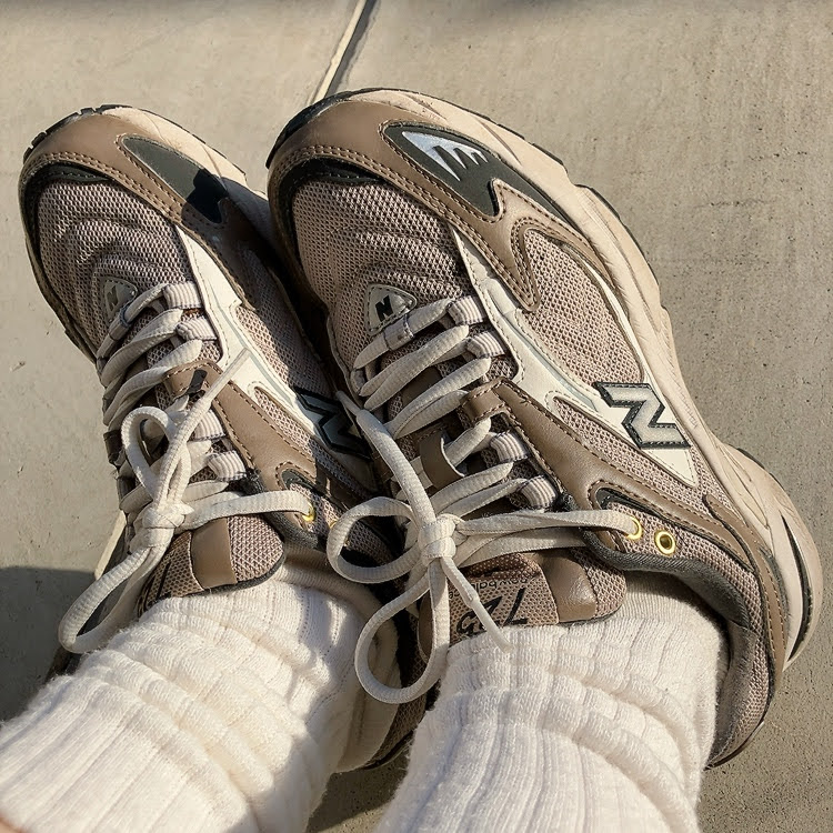 ニューバランス スニーカー