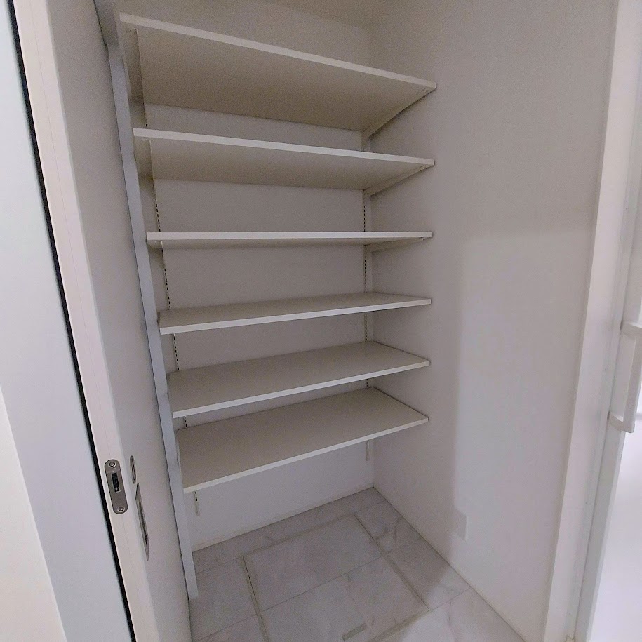 コポ 脱衣所収納 引き戸