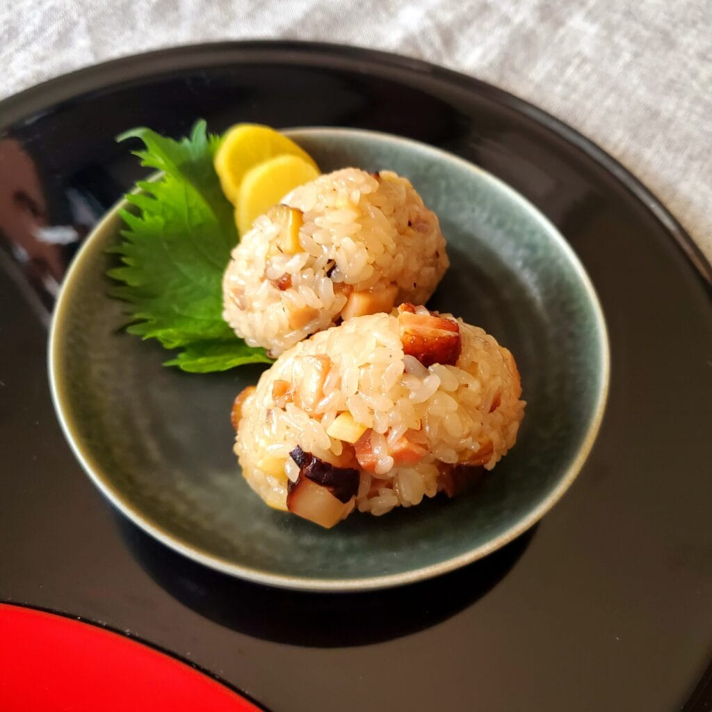 ナタリーさん作　栗原はるみさん「レンジ中華おこわ」　小さめおにぎり