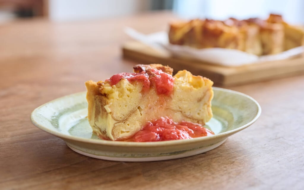 レンチンいちごソースをかけて「パンプディング」