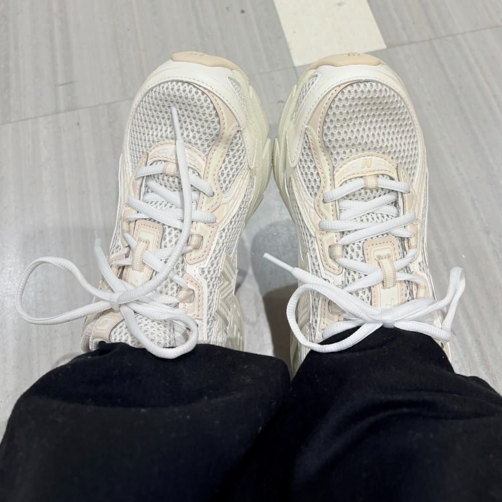 ニューバランス　emmi スニーカー