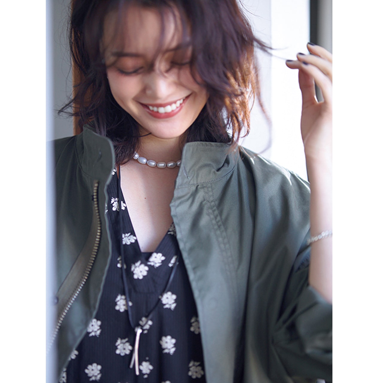 バロックパールのネックレスで旬を 岸本セシルさん