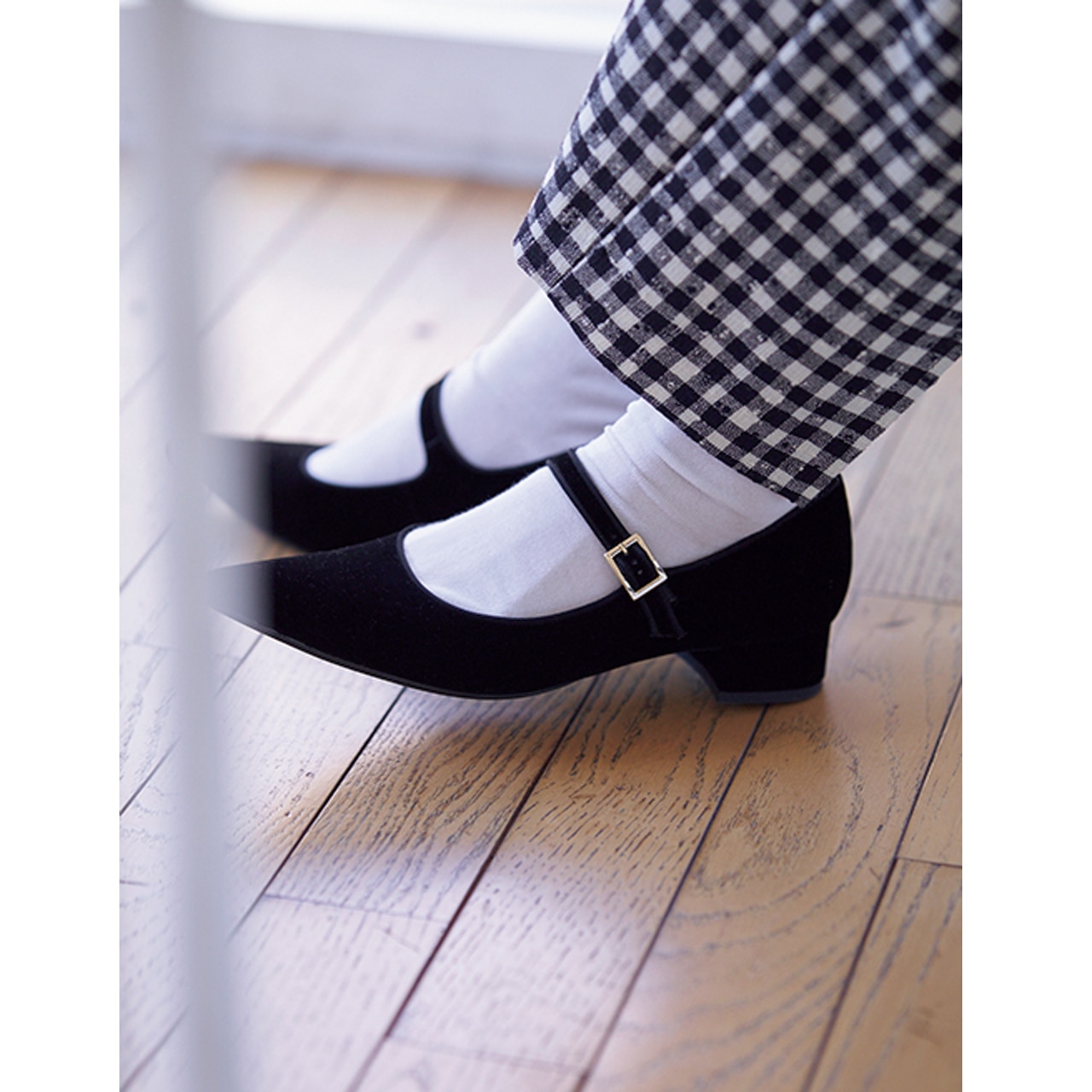 メリージェーンと靴下で新鮮な足元に