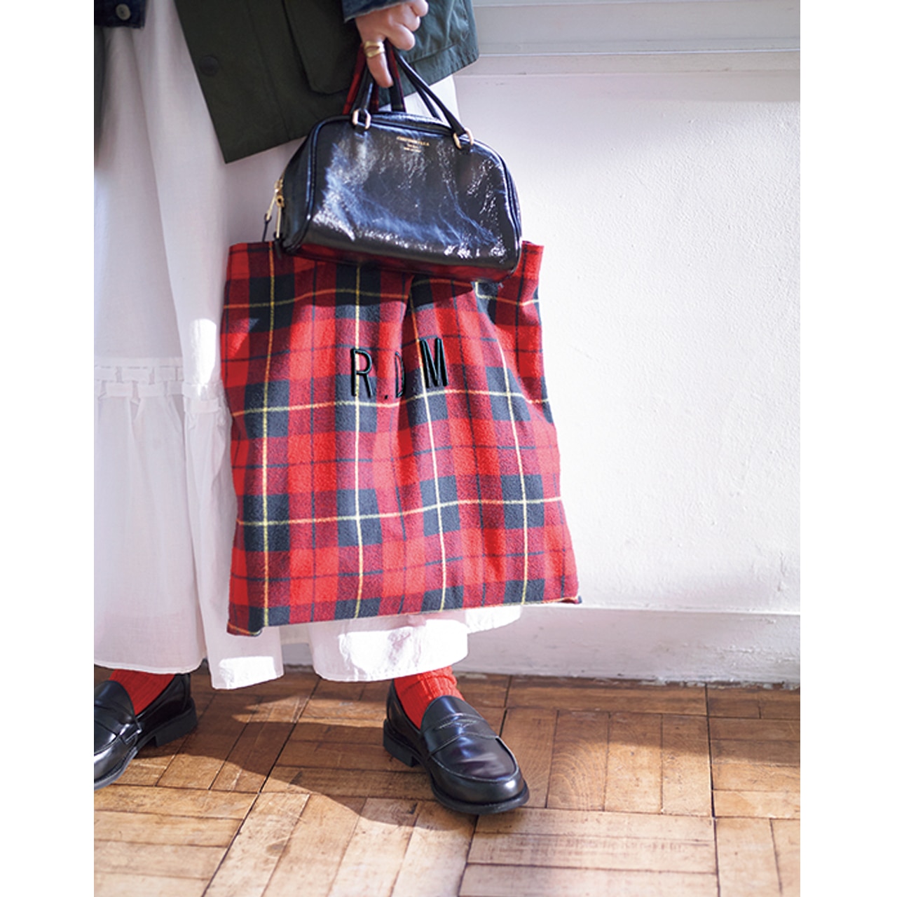 赤小物でフレンチベーシックな味つけを