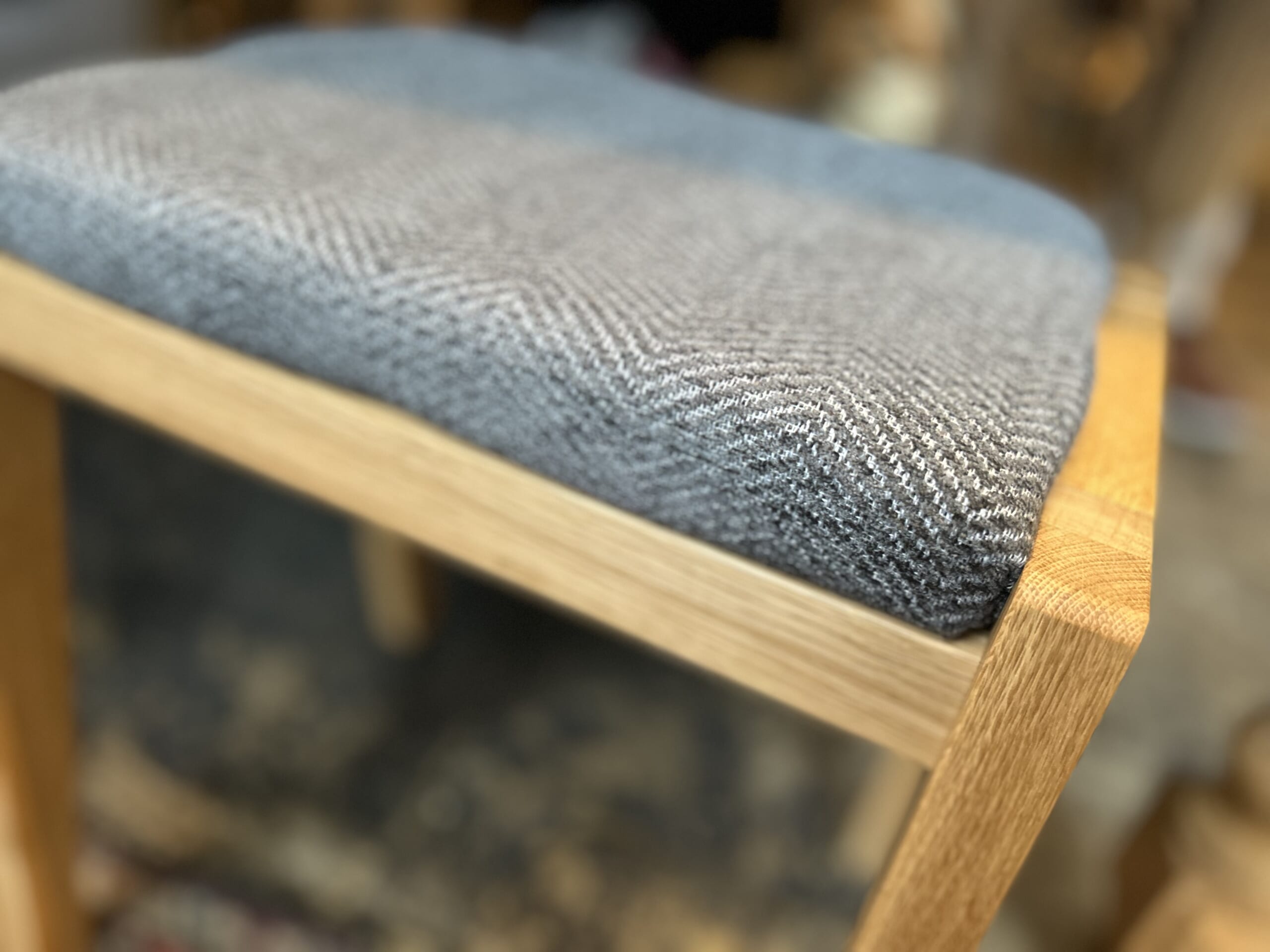 おしゃれな手作り椅子（スツール）を簡単にできる作り方の説明。座板の確認作業。