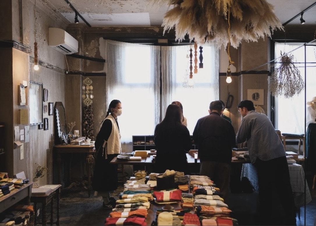 好きな布を選んでおしゃれなスツールのワークショップに参加しました。