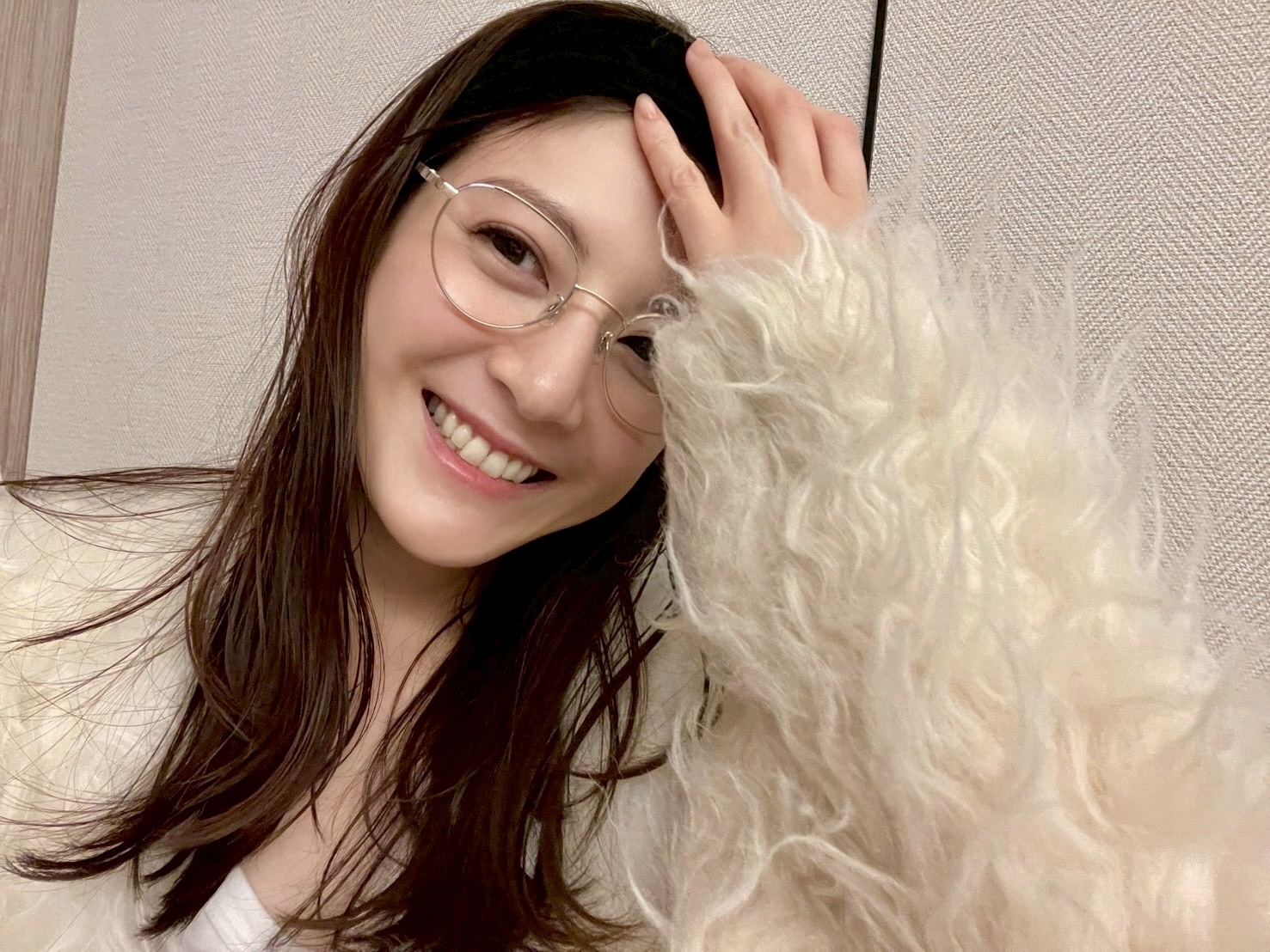 “CLANE（クラネ）”のターバンをつけた佐藤ありささん