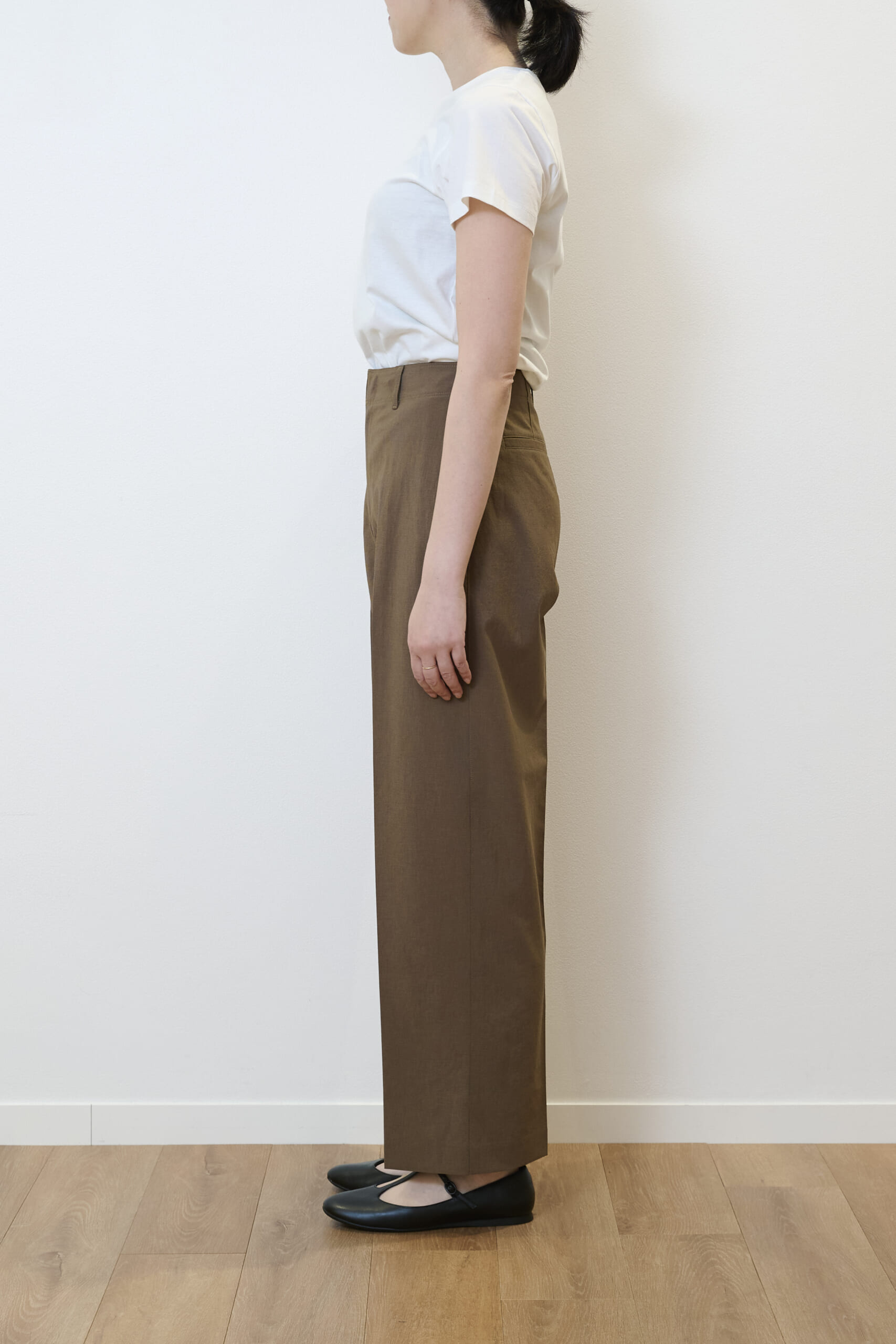 ユニクロ ユー　ハイライズストレートパンツのサイド