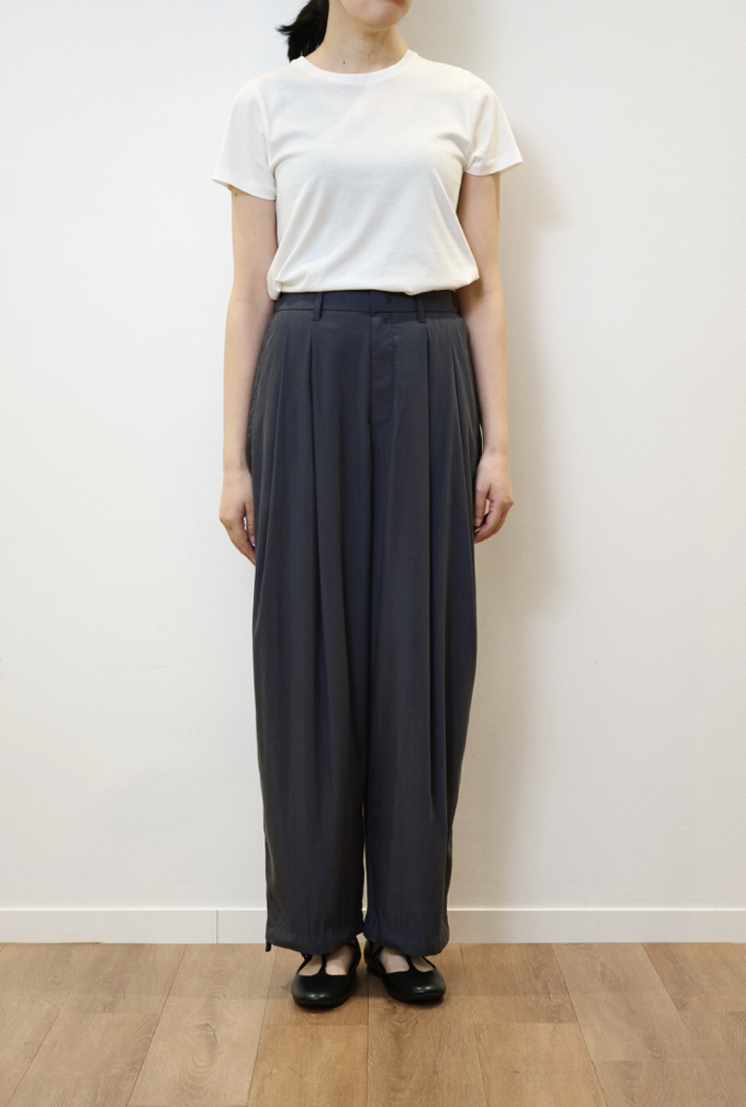 ユニクロ ユー　イージーギャザーパンツを試着