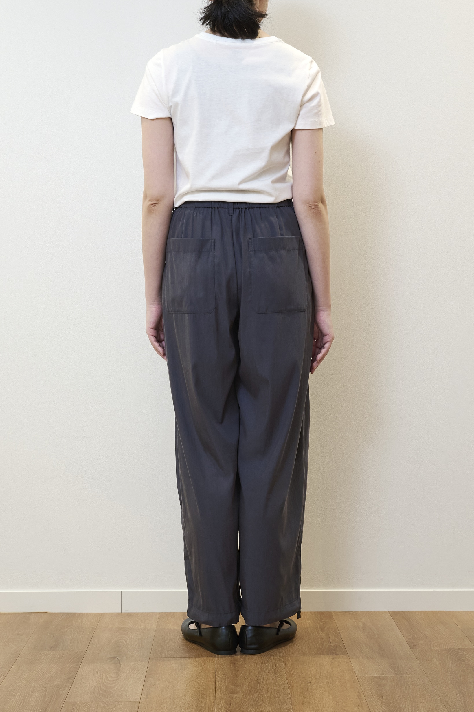 ユニクロ ユー　イージーギャザーパンツのバック