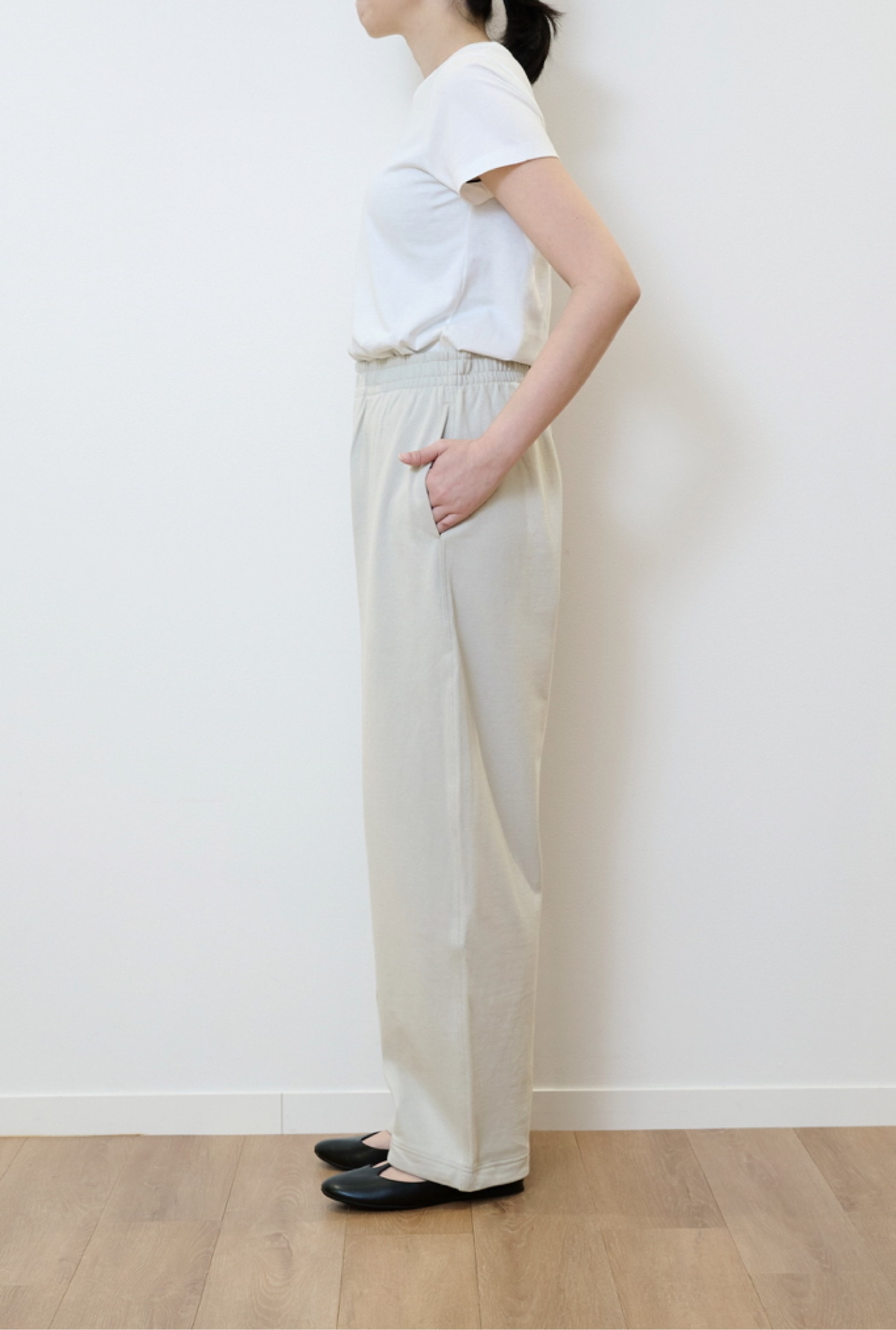 ユニクロ ユー　スウェットカーブパンツのサイド