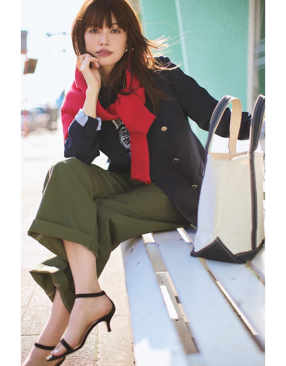 【MACKINTOSH PHILOSOPHY（マッキントッシュ フィロソフィー）】のジャケットコーデ 垣内彩未さん