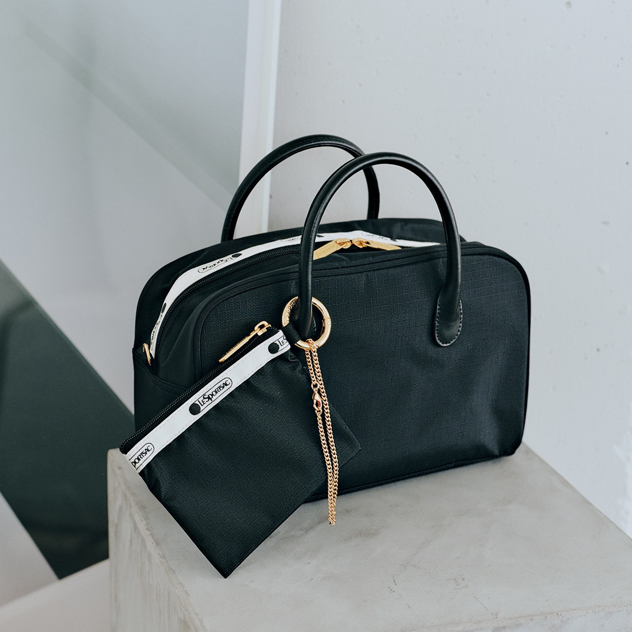 【LeSportsac】［レスポートサック］の小さい黒バッグ　￥19800