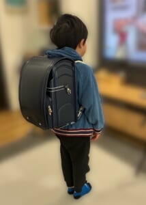 ランドセルをしょった男の子