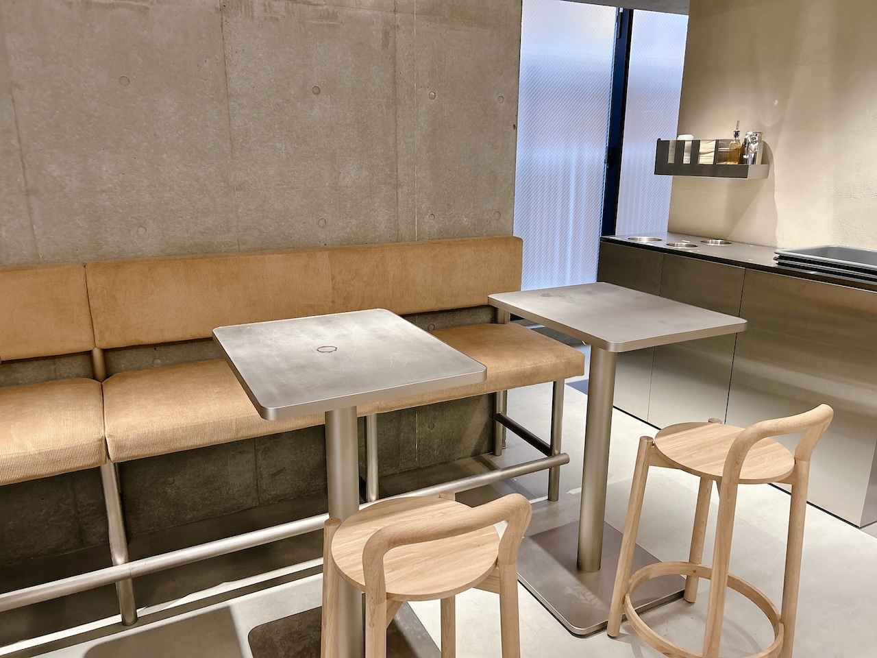 ブルーボトルコーヒー 原宿カフェ　テーブル席