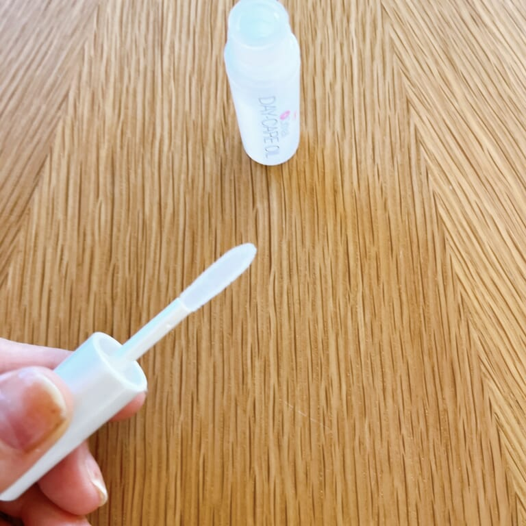 興和「ドクターネイル デイケアオイル」チップ