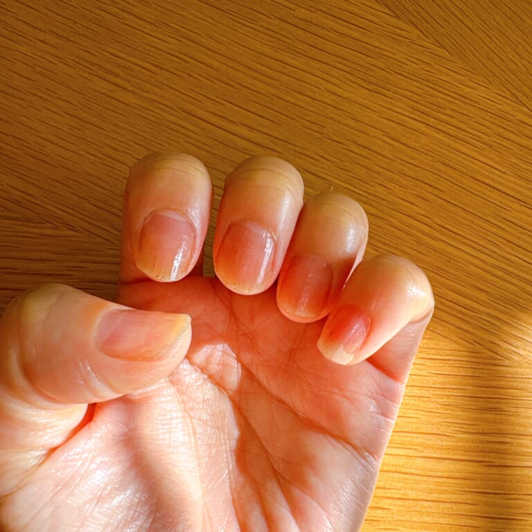 興和「ドクターネイル デイケアオイル」とハンドクリームでケアをした爪