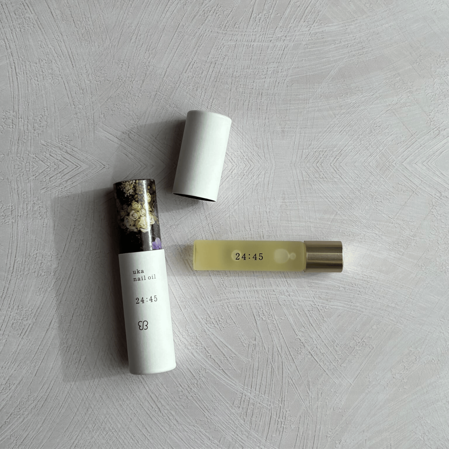 uka「ネイルオイル 24:45」パッケージと商品