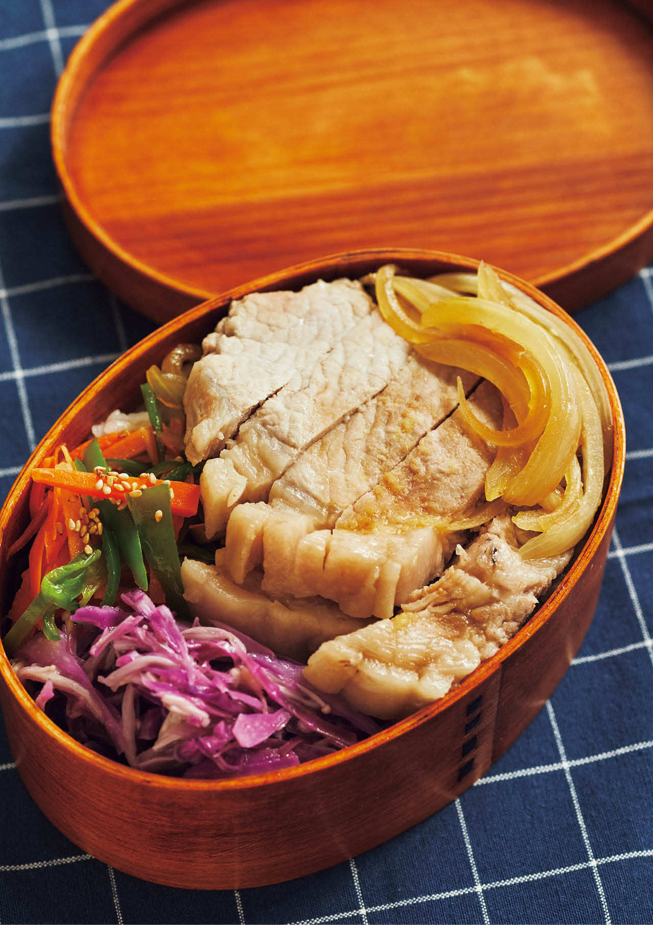 トンカツ肉のしょうが蒸し弁当