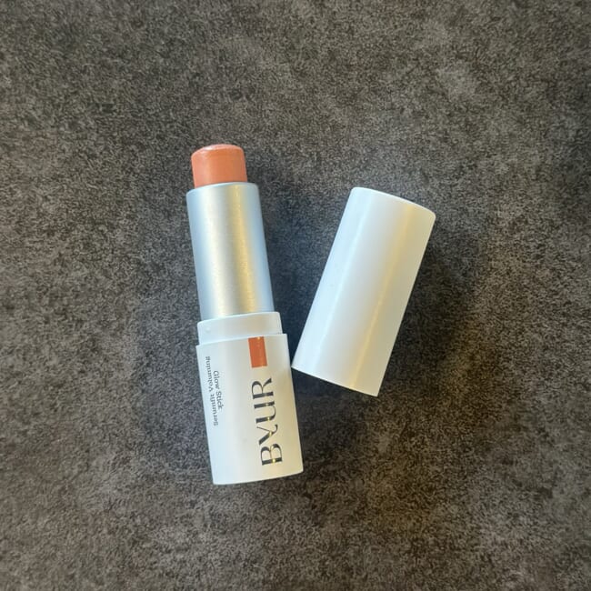 【ByUR(バイユア)】セラムフィット ボリューミング グロースティック・01メロウ