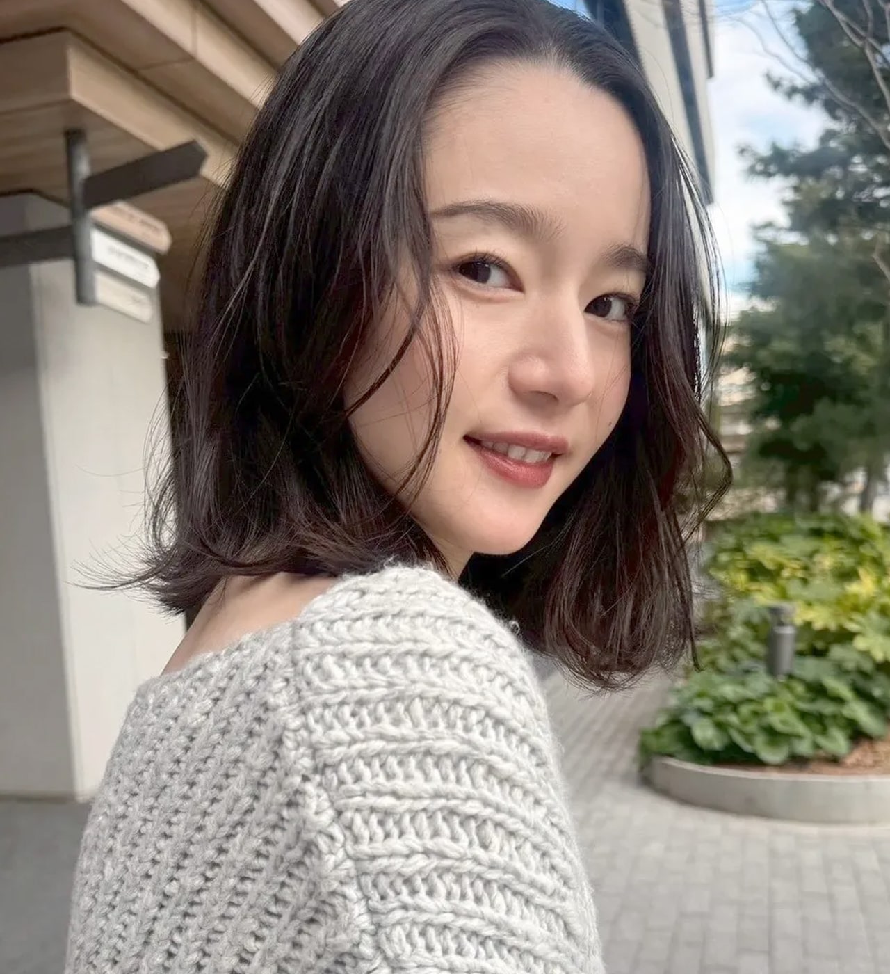 「前髪なし」で好印象のニュアンスパーマボブ　　メインカット