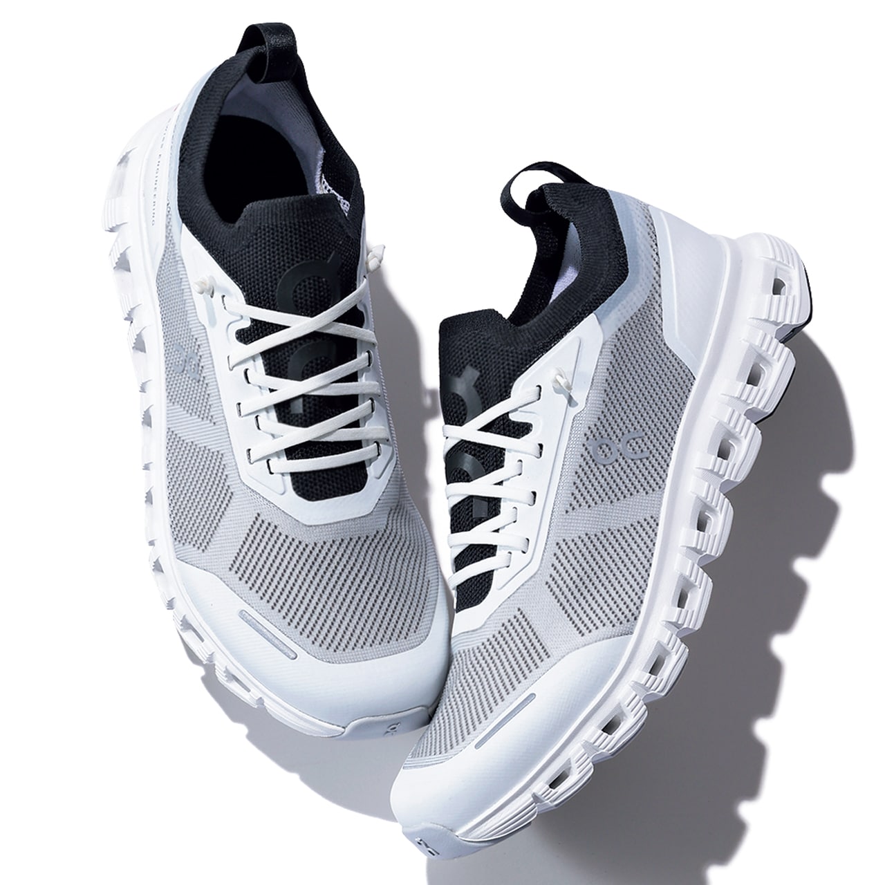 岩永有理さん
【On（オン）】「Cloud 6 Versa」スニーカー　￥19800