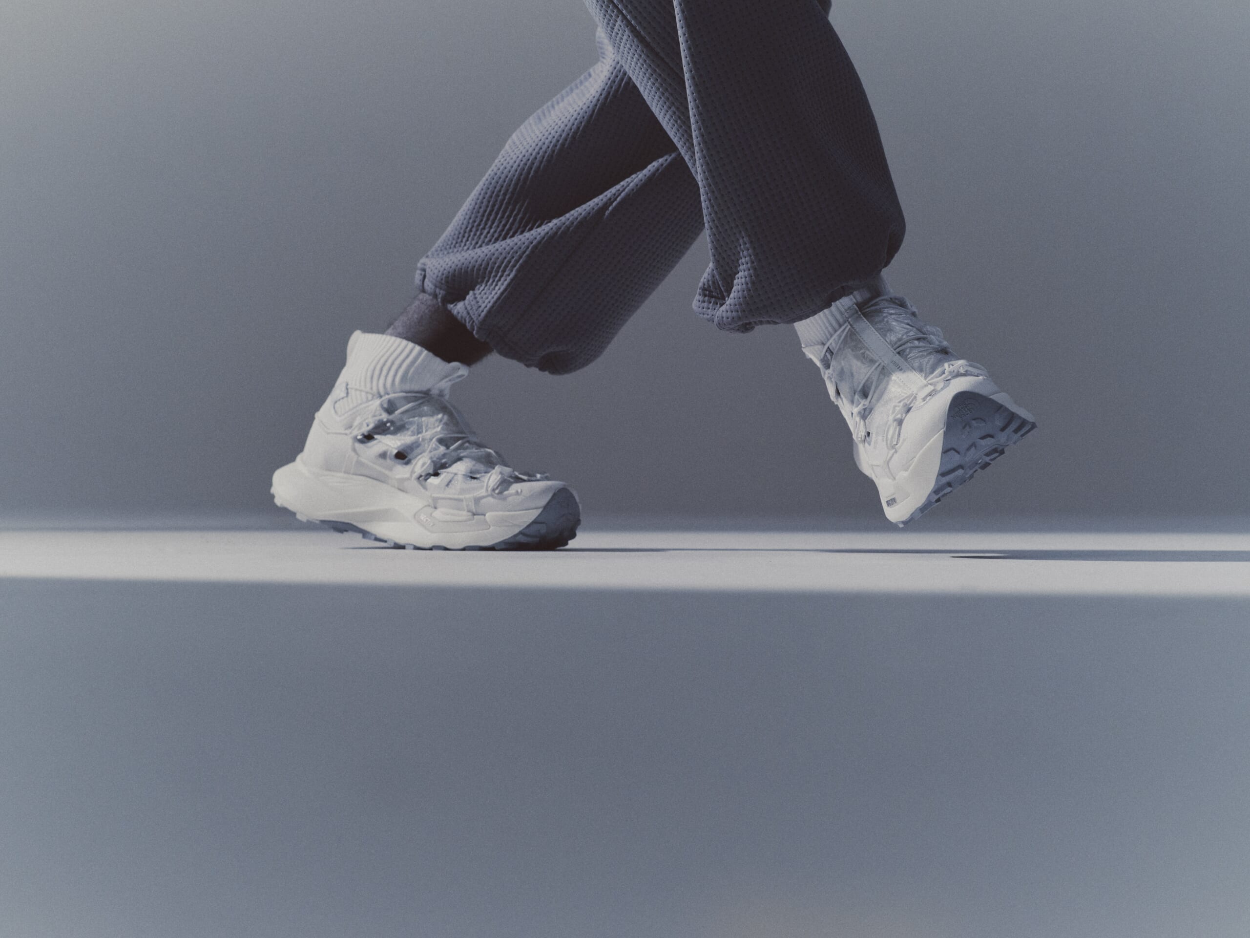 VECTIV Breeze DCFのホワイトのモデル着用画像