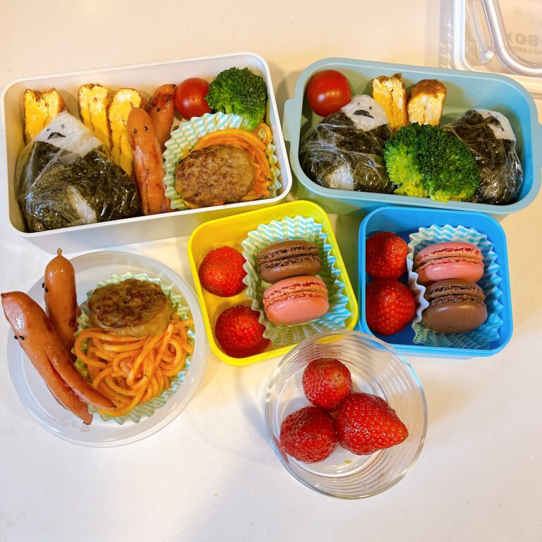 ラコレ「モノクロシルバードームランチボックス」ほか　かねさん作のお弁当