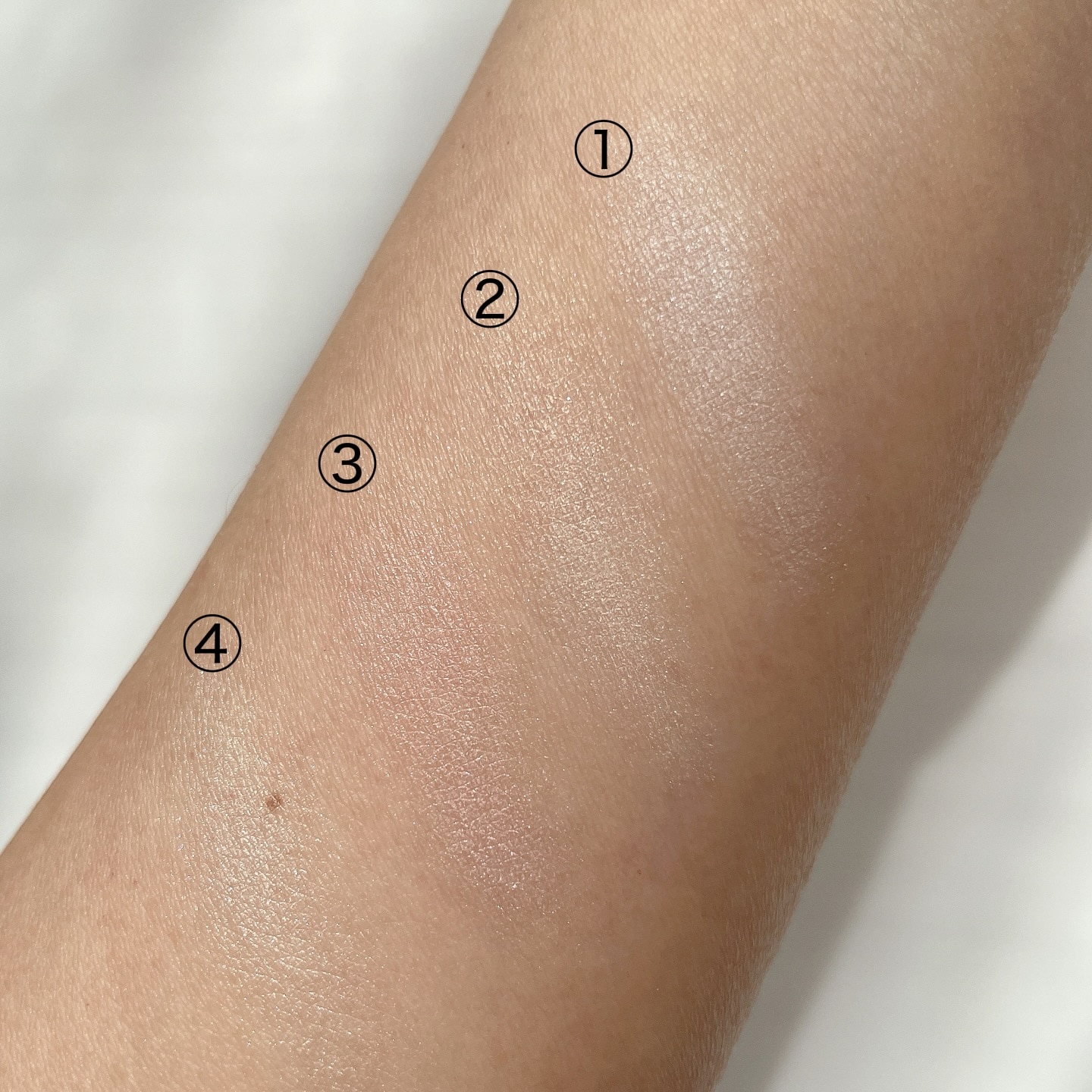 CEZANNE（セザンヌ）ブレンドカラーチーク / H1 ペールハイライト