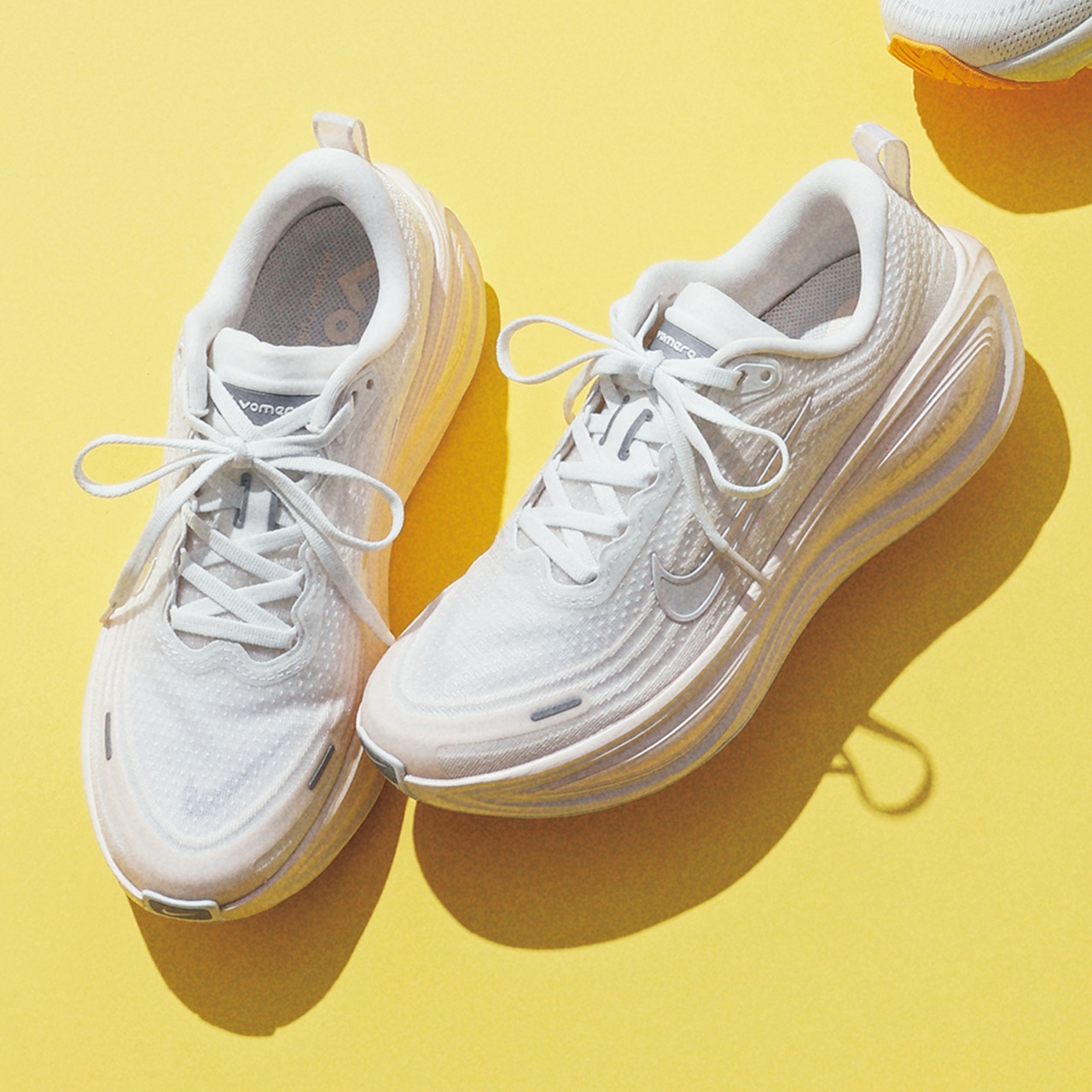 【NIKE（ナイキ）】「NIKE VOMERO PLUS」スニーカー　￥24200