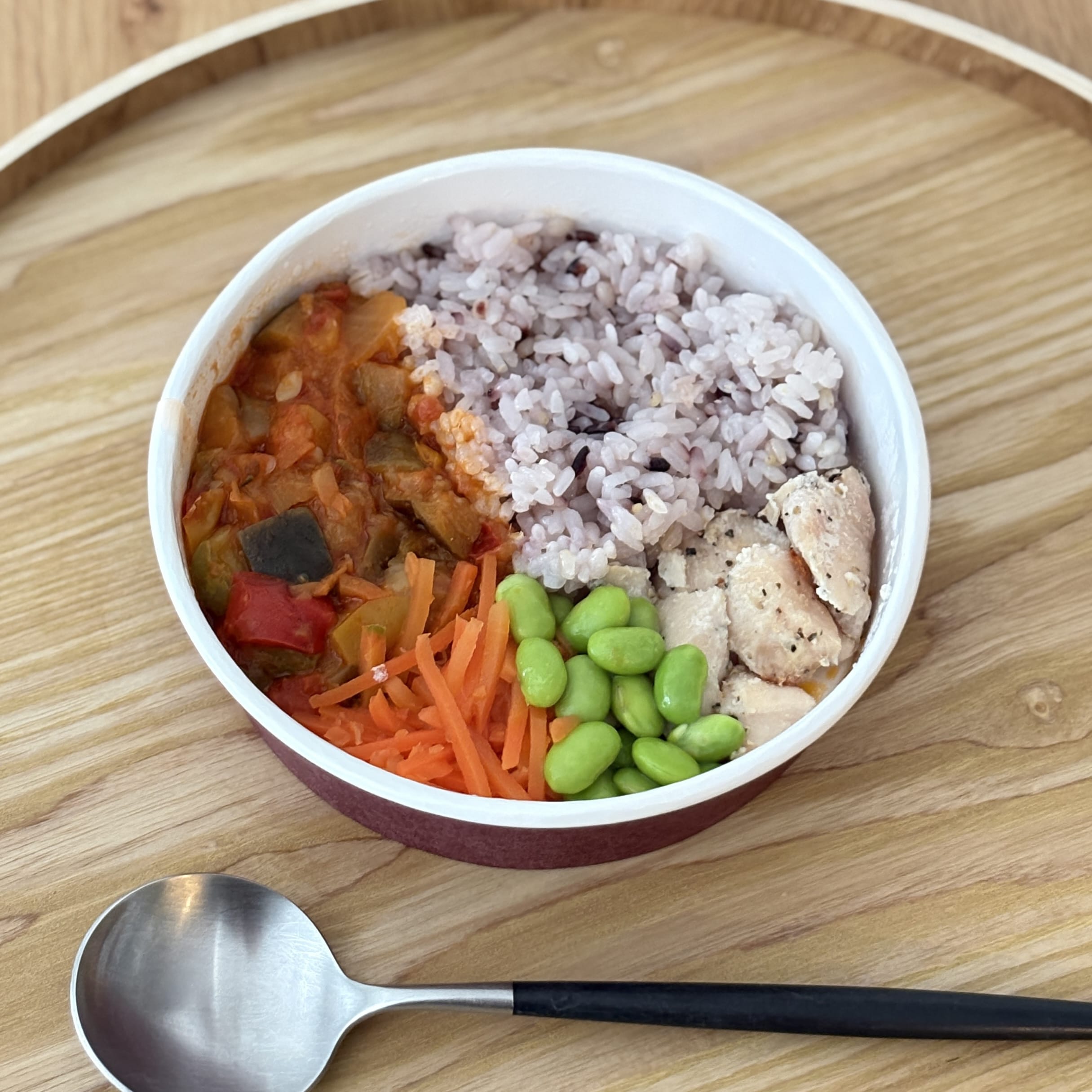 1/3日分の野菜を使った雑穀ごはん ラタトゥイユとペッパーチキン