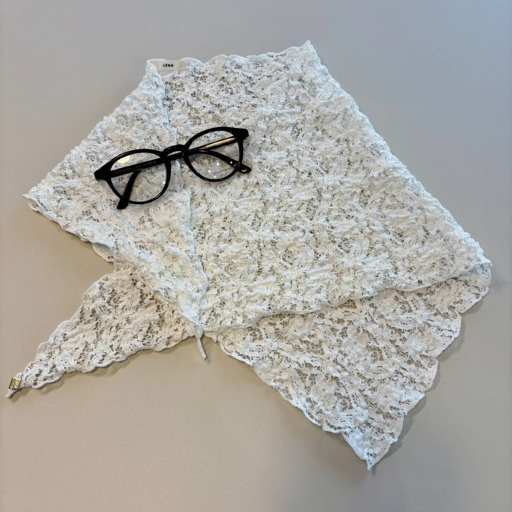 春コーデ　レース　スカーフ