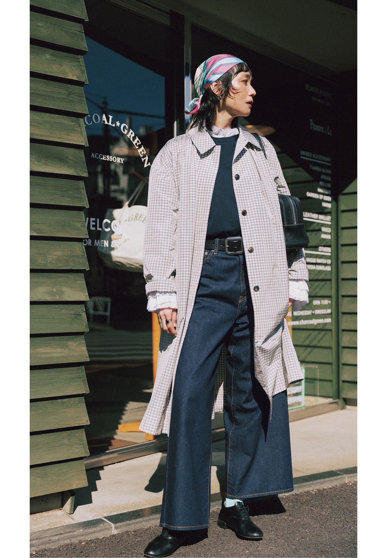 竹下玲奈さんのギンガムチェックとフリルのコーデ