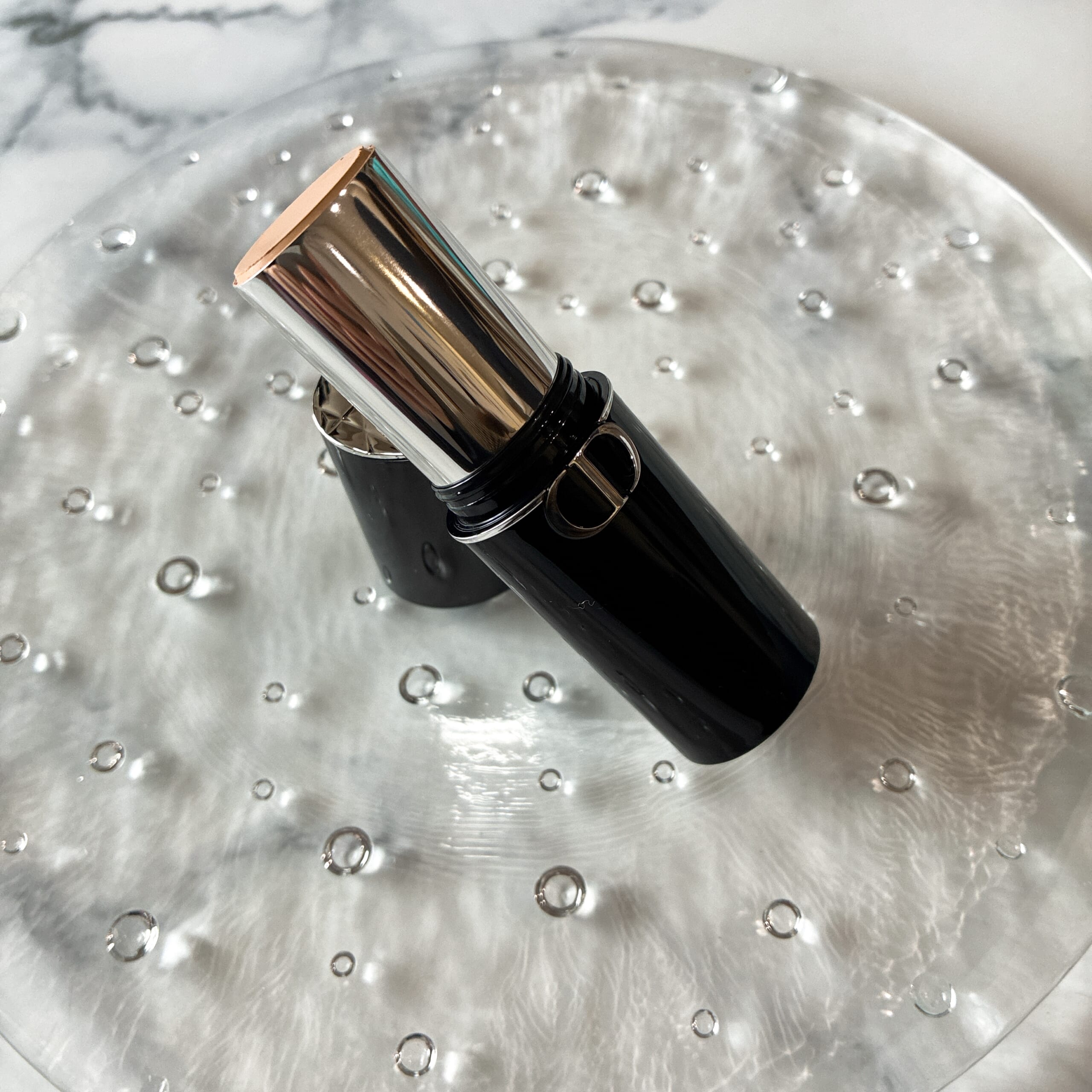 ディオールスキン フォーエヴァー スキン パーフェクト スティック　　dior デパコス　ファンデーション