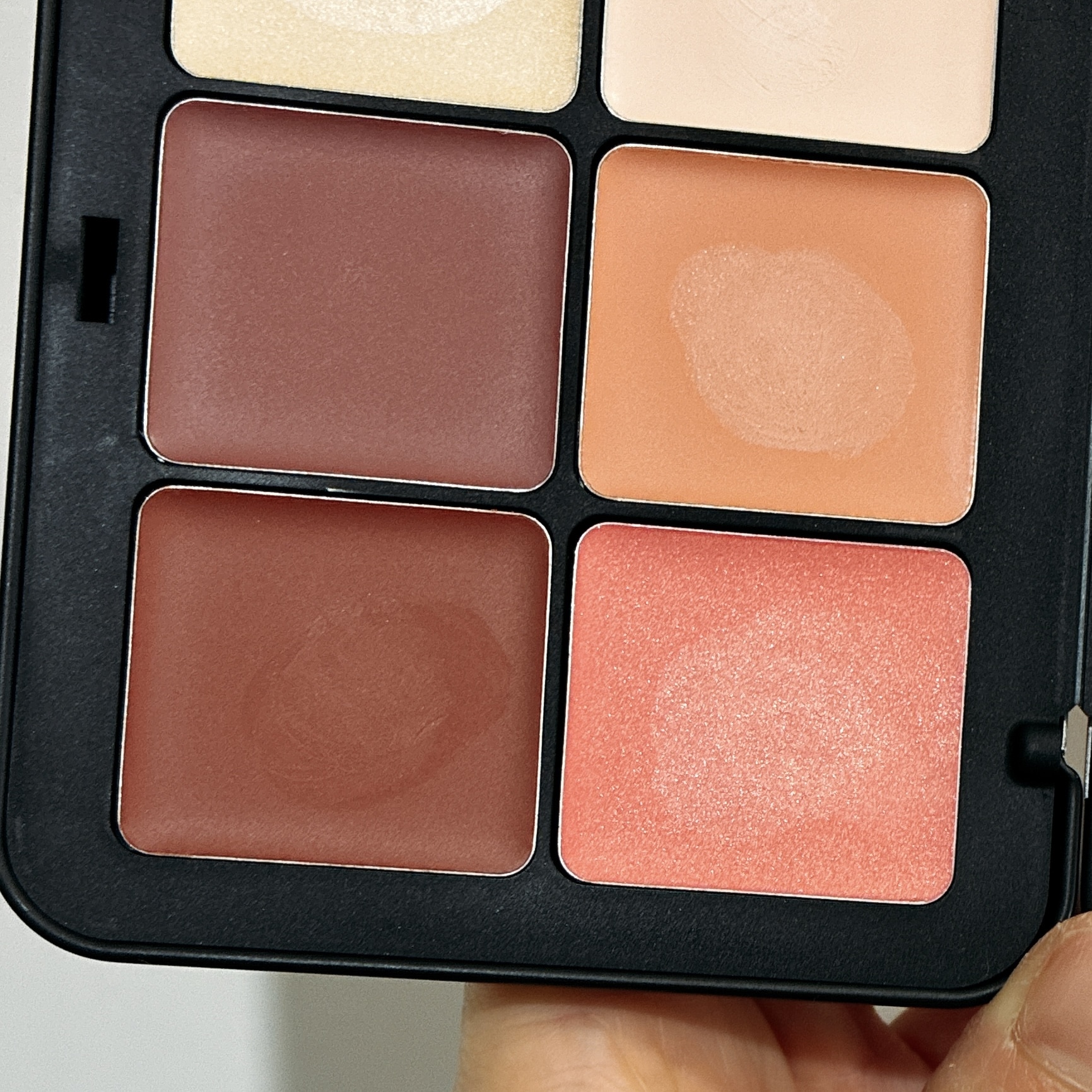 MAKE UP FOREVER HDスキン エッセンシャルパレット