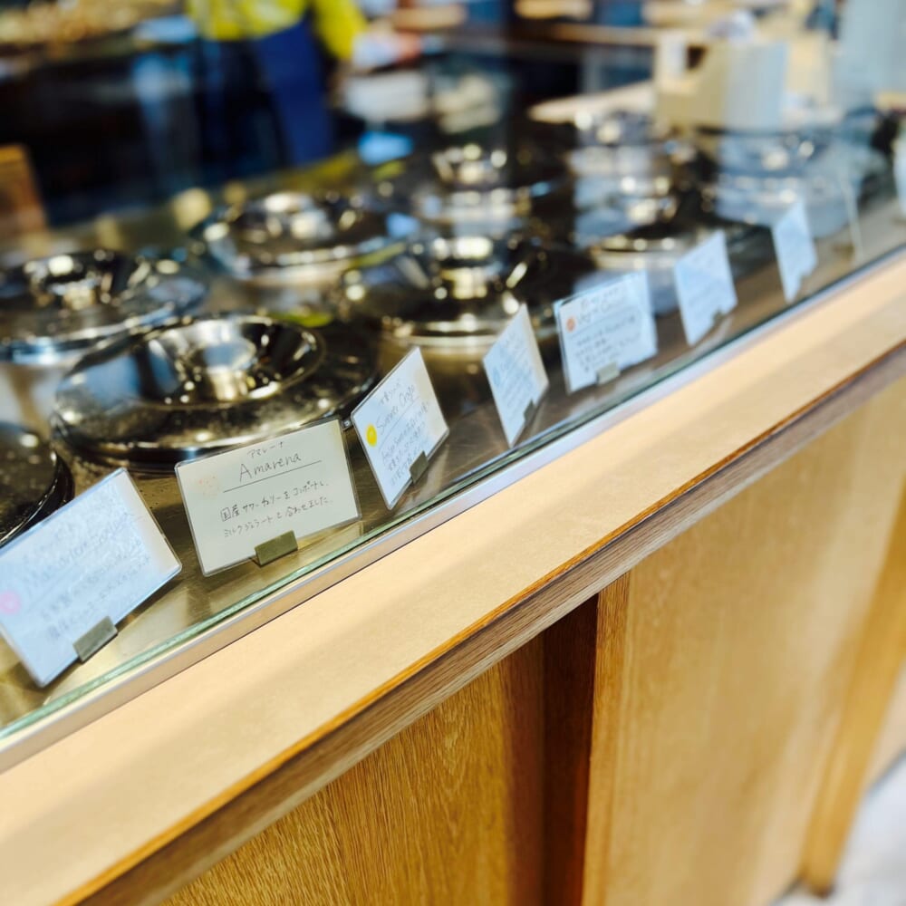 アトリエサンティ(神奈川県大磯町) いちごのパルフェ ジェラート パン　古民家ブーランジェリー