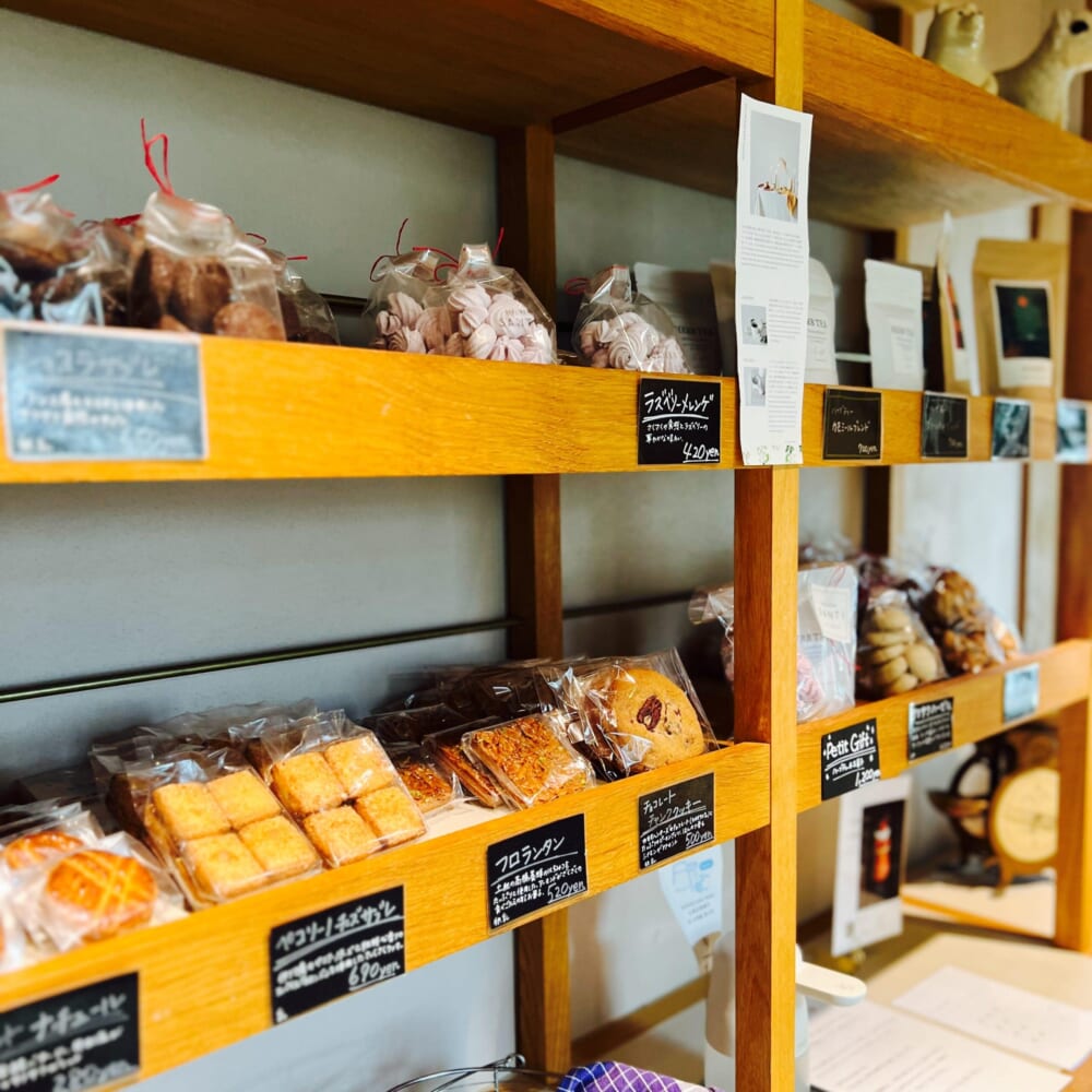 アトリエサンティ(神奈川県大磯町) いちごのパルフェ ジェラート パン　古民家ブーランジェリー