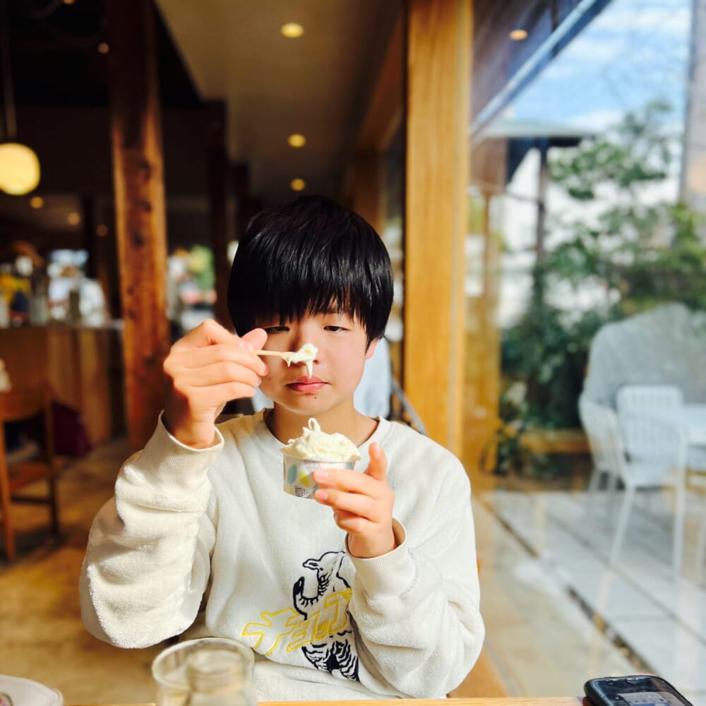 アトリエサンティ(神奈川県大磯町) いちごのパルフェ ジェラート パン　古民家ブーランジェリー