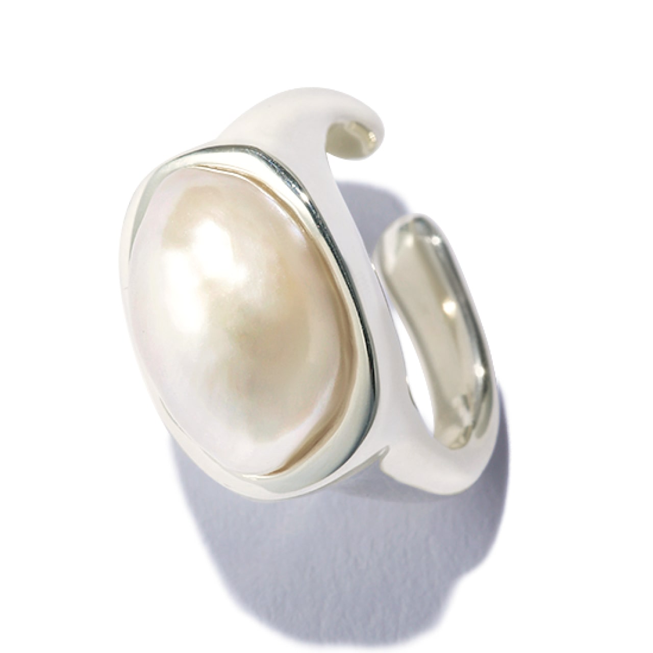 PLOW(プラウ)【五明祐子さんセレクト】Pearl Ear Cuff